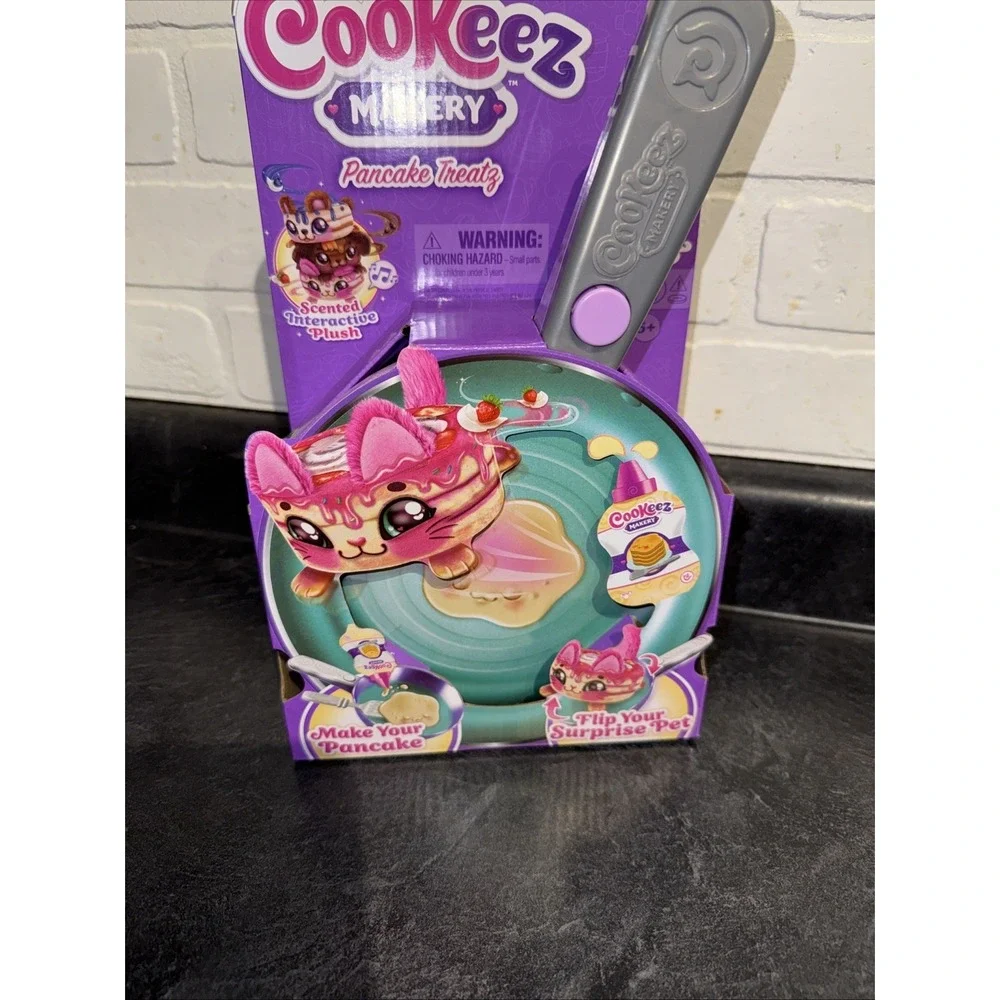 NIB Cookeez Makery Pancake Treatz Surprise Plush Strawberry Pink Kitty Toy